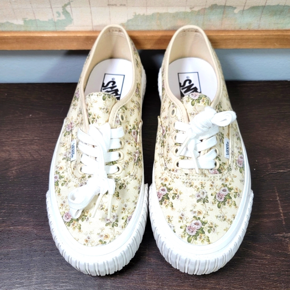 BRAND NEW Vans Sk8-Low "Limited" Floral Rubber Sole Women's Size 8.0 - Picture 2 of 7